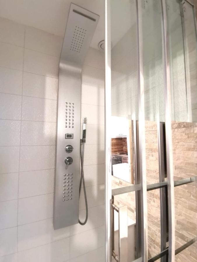 Loft avec verrière à 5 min à pieds de la gare Mulhouse Esterno foto